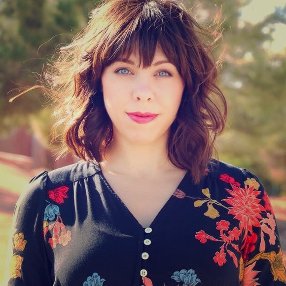 Meet your Posher, Amanda - Picture 1 of 1